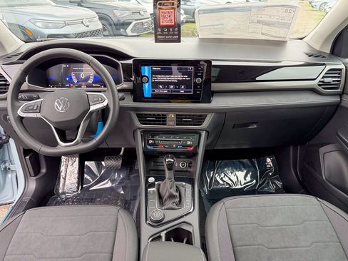 New 2026 Volkswagen Taos SE image 23