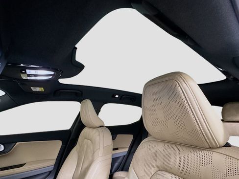 Used 2022 Polestar Polestar 2 w/ Plus Package image 11