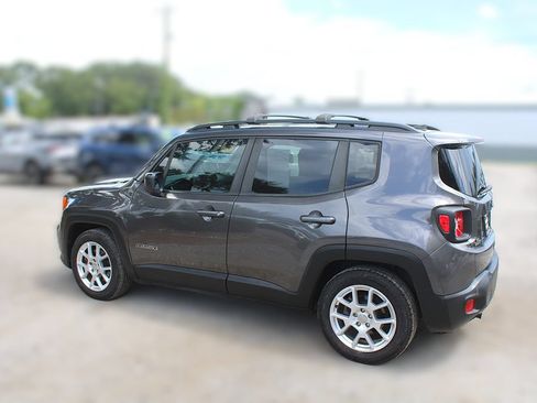 Used 2021 Jeep Renegade Latitude FWD image 13