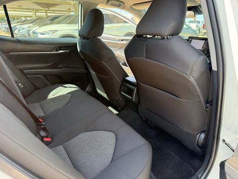 Used 2021 Toyota Camry LE image 17