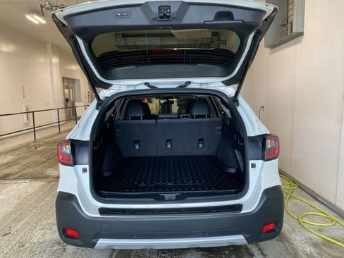 Used 2023 Subaru Outback Limited image 7
