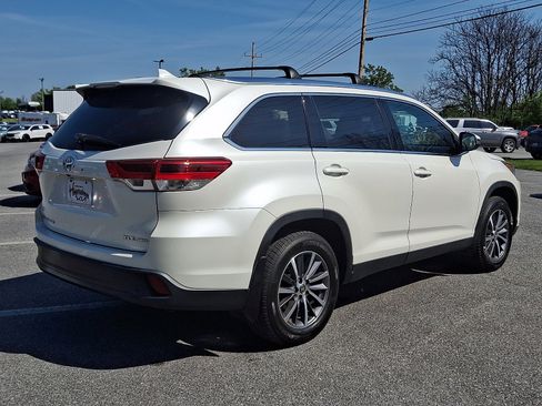 Used 2019 Toyota Highlander XLE AWD/4WD image 6