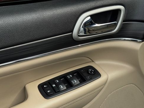 Used 2019 Jeep Grand Cherokee Limited w/ Luxury Group II image 23