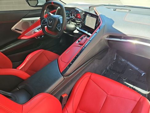 Certified 2025 Chevrolet Corvette Stingray Preferred Conv w/ 2LT RWD image 27