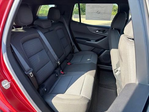 New 2027 Chevrolet Equinox LT w/ LPO, Floor Liner Package FWD image 26
