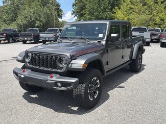 Used 2024 Jeep Gladiator Rubicon w/ Technology Group AWD/4WD video 3