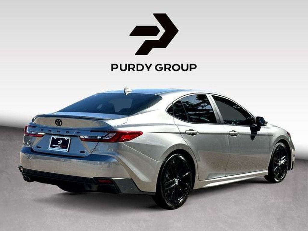 Used 2025 Toyota Camry SE w/ Convenience Package FWD image 8