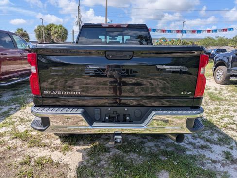 Used 2021 Chevrolet Silverado 2500 LTZ w/ LTZ Convenience Package AWD/4WD image 5