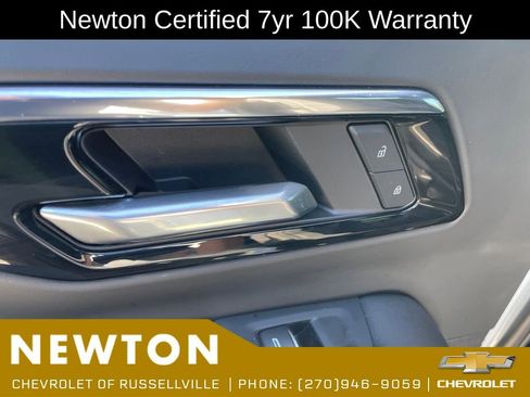 Used 2025 Chevrolet Tahoe Premier AWD/4WD image 34
