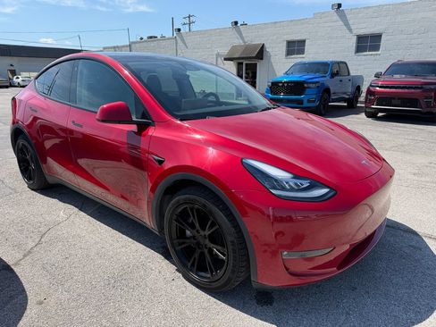 Used 2022 Tesla Model Y Long Range AWD/4WD image 17
