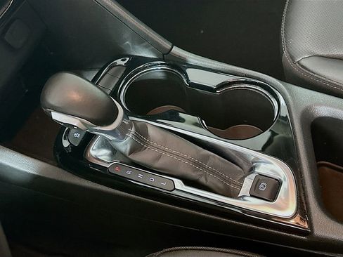 Used 2024 Buick Encore GX Sport Touring image 16