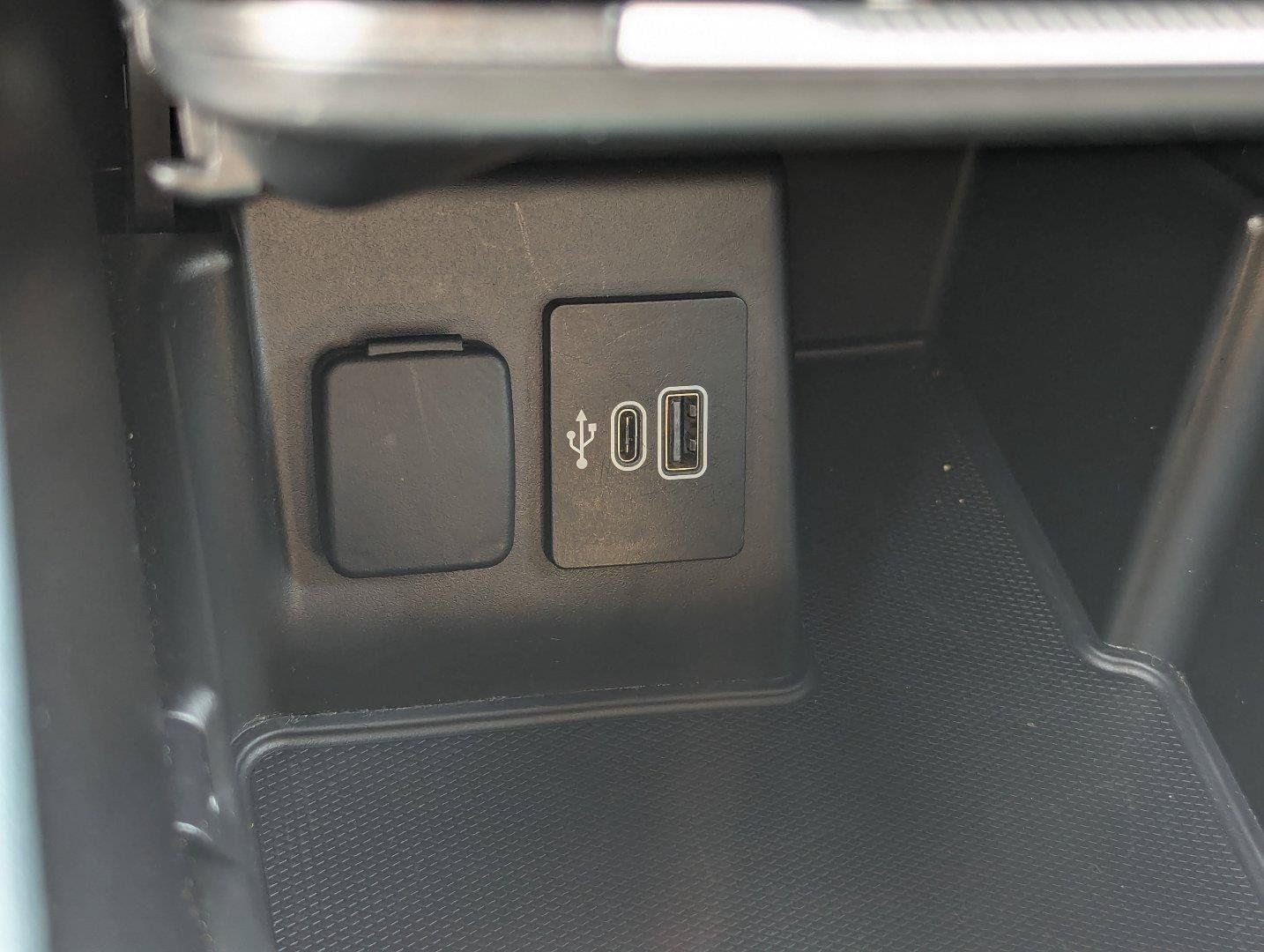 Used 2025 Ford Explorer ST-Line AWD/4WD image 23