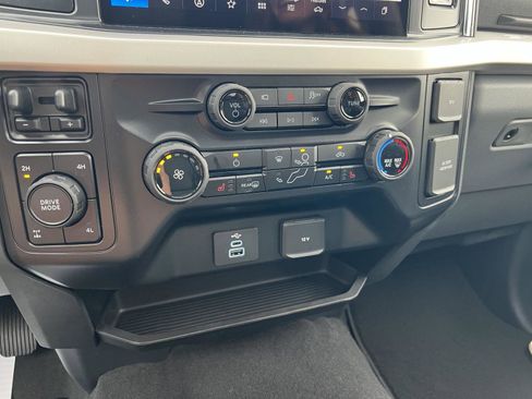 New 2026 Ford F250 XLT w/ XLT Premium Package image 33