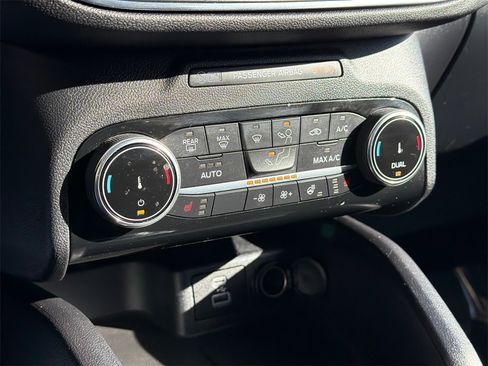 Used 2022 Ford Escape Titanium image 28