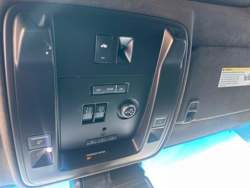 Used 2016 Cadillac Escalade Platinum AWD/4WD image 28