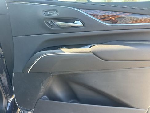 Certified 2024 Cadillac Escalade ESV Premium Luxury image 40