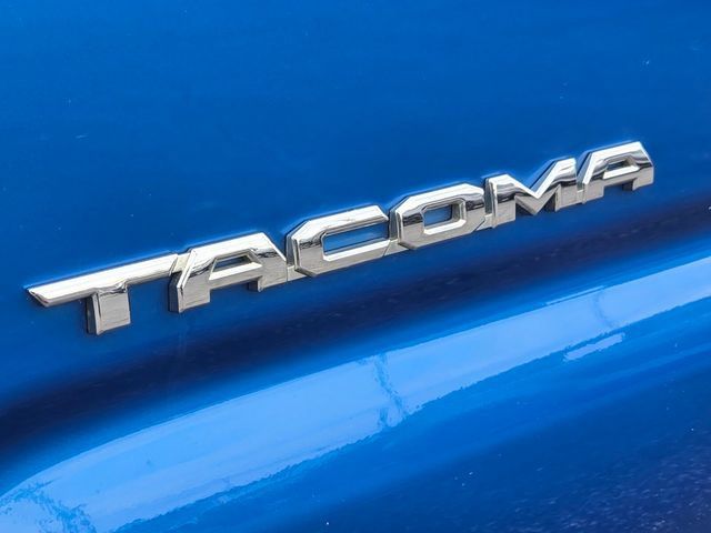 Used 2016 Toyota Tacoma TRD Sport w/ Premium & Technology Package AWD/4WD image 25