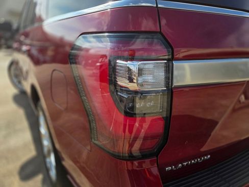 Used 2019 Ford Expedition Platinum RWD image 37