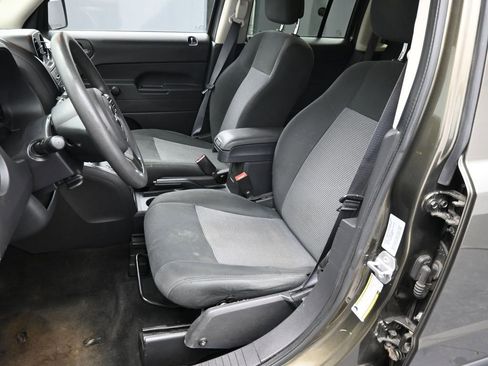 Used 2016 Jeep Patriot Sport image 11