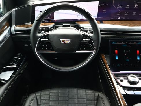 Used 2025 Cadillac Escalade Sport Platinum w/ LPO, Floor Liner Package AWD/4WD image 16