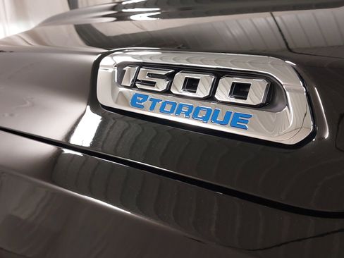 New 2026 RAM 1500 Laramie AWD/4WD image 17