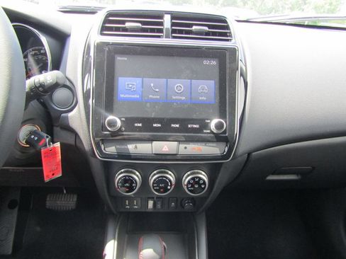 Used 2026 Mitsubishi Outlander Sport LE AWD/4WD image 23