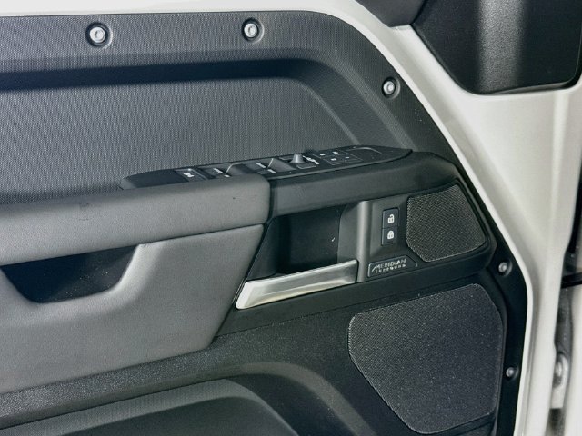 New 2026 Land Rover Defender 110 X-Dynamic SE AWD/4WD image 20
