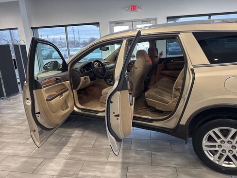 Used 2008 Buick Enclave CX w/ Driver Confidence Package image 11