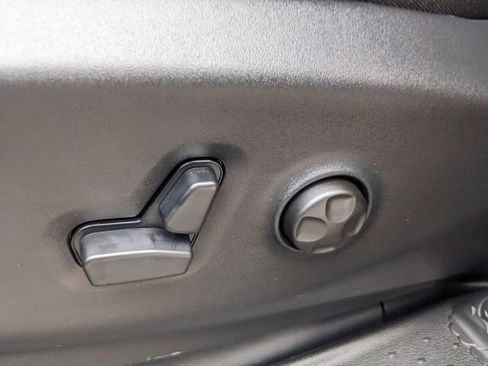 New 2026 Chrysler Pacifica Limited w/ S Appearance Package image 8