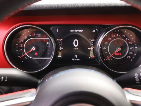 Used 2022 Jeep Wrangler Unlimited Rubicon image 16