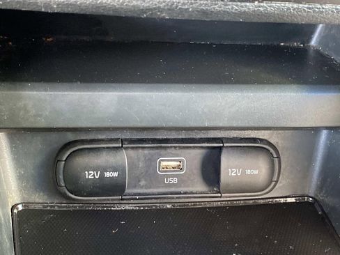 Used 2023 Kia Soul LX image 13