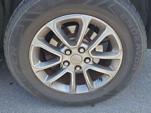 Used 2014 Jeep Grand Cherokee Limited w/ Trailer Tow Group IV AWD/4WD image 15
