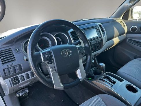 Used 2015 Toyota Tacoma PreRunner w/ SR5 Package RWD image 11