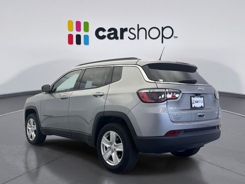 Used 2022 Jeep Compass Latitude w/ Convenience Group AWD/4WD image 3