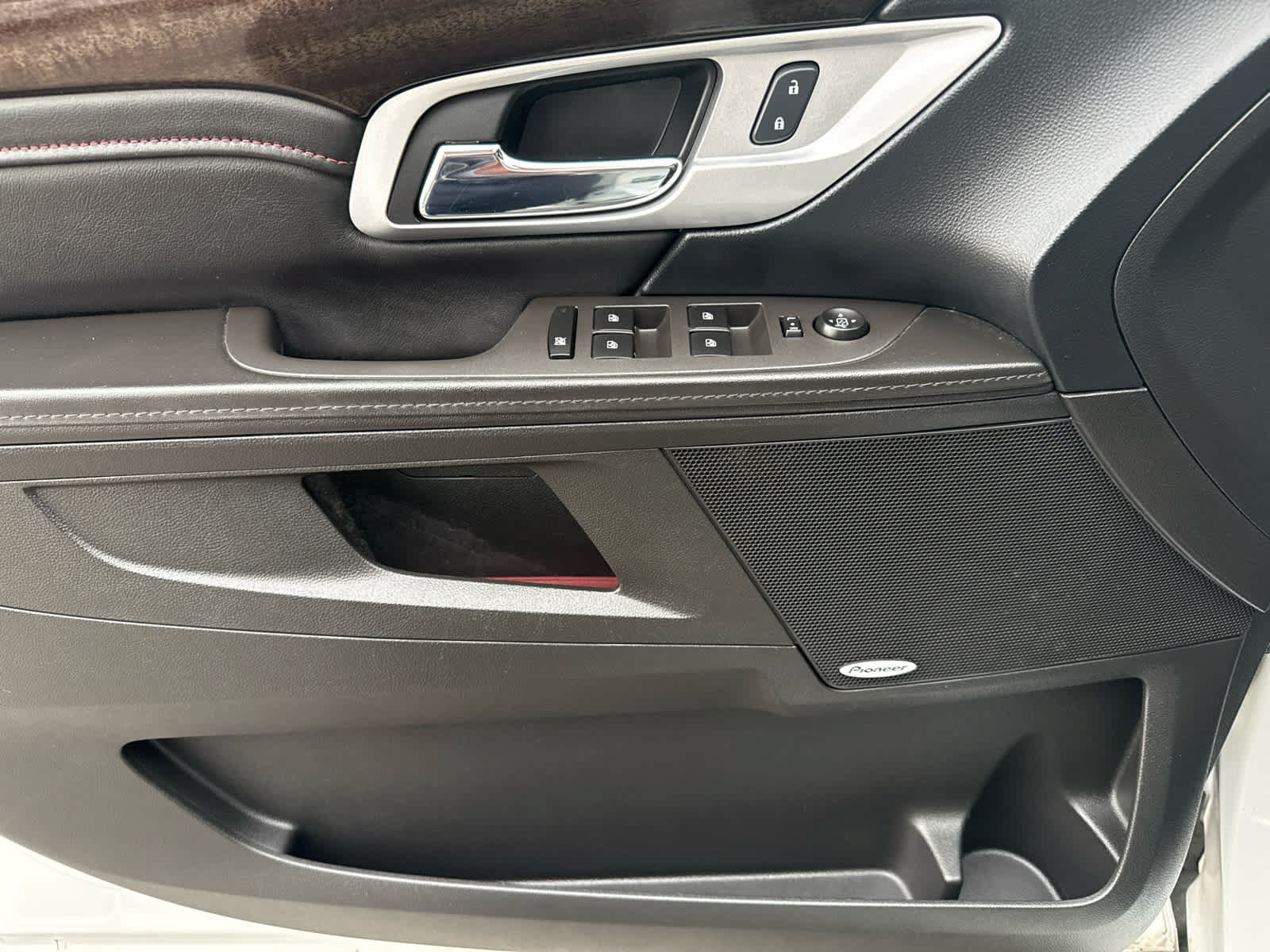 Used 2016 GMC Terrain Denali AWD/4WD image 10