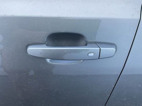 Used 2023 GMC Acadia SLE w/ Driver Convenience Package image 21