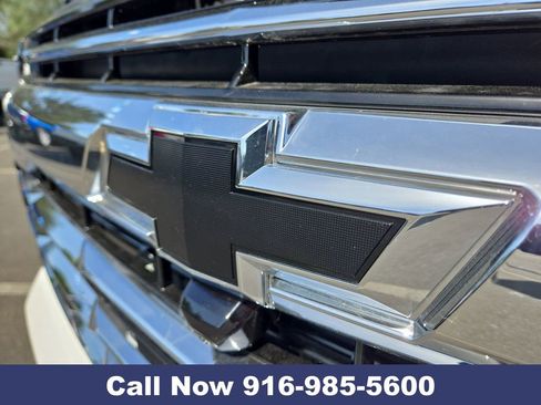 New 2026 Chevrolet Suburban LT w/ Comfort Package AWD/4WD image 35