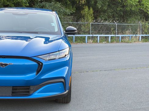 Used 2025 Ford Mustang Mach-E Premium RWD image 11