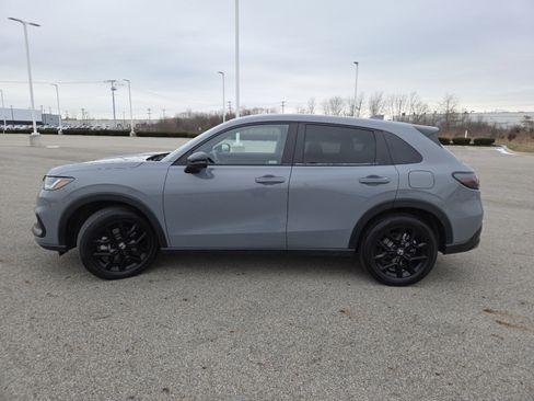 Used 2023 Honda HR-V Sport image 14