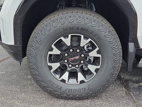 New 2026 GMC Sierra EV AT4 AWD/4WD image 7