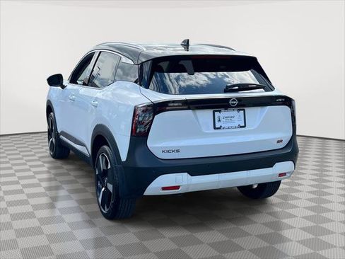Used 2025 Nissan Kicks SR FWD image 5
