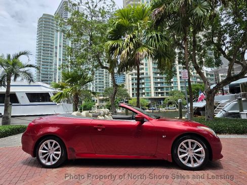 Used 2014 INFINITI Q60 Convertible w/ Premium Package RWD image 2