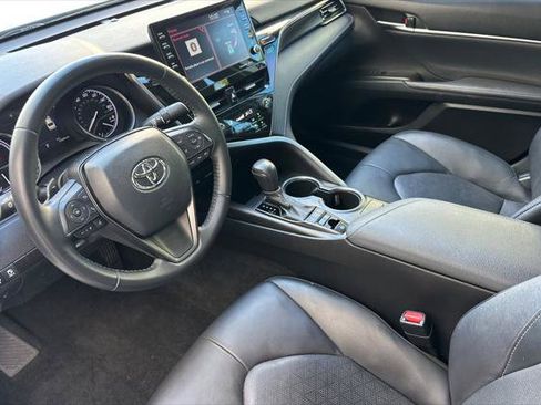 Used 2022 Toyota Camry XSE image 9
