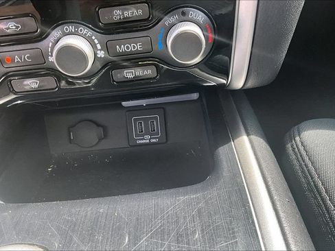 Used 2018 Nissan Pathfinder SV AWD/4WD image 34