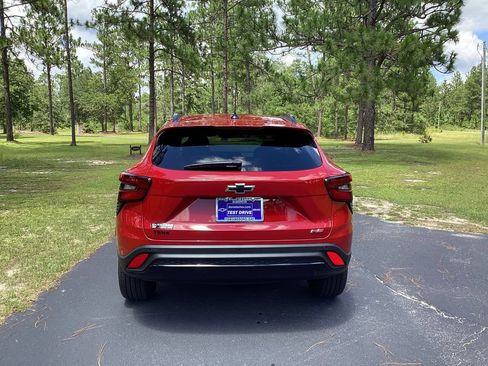 New 2026 Chevrolet Trax RS w/ Driver Confidence Package FWD image 4