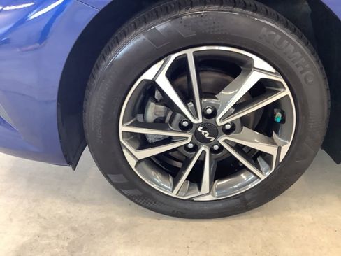 Certified 2023 Kia Forte LXS w/ LXS Technology Package image 23