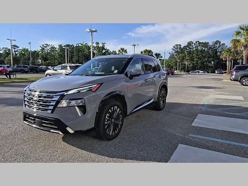 Used 2025 Nissan Rogue Platinum w/ Platinum Premium Package FWD image 22