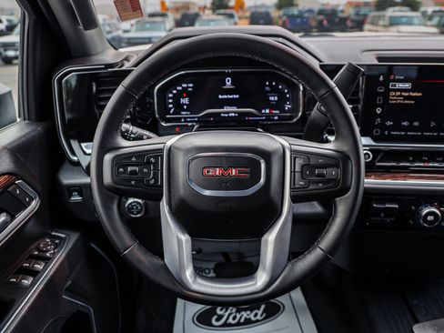 Used 2025 GMC Sierra 2500 SLE w/ SLE Value Package; AWD/4WD image 15