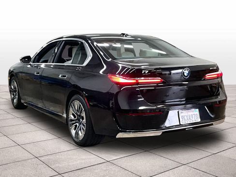Used 2024 BMW i7 xDrive60 w/ Executive Package AWD/4WD image 14