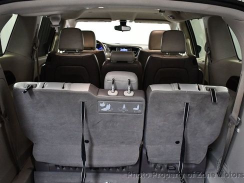 Used 2017 Chrysler Pacifica Touring-L image 48